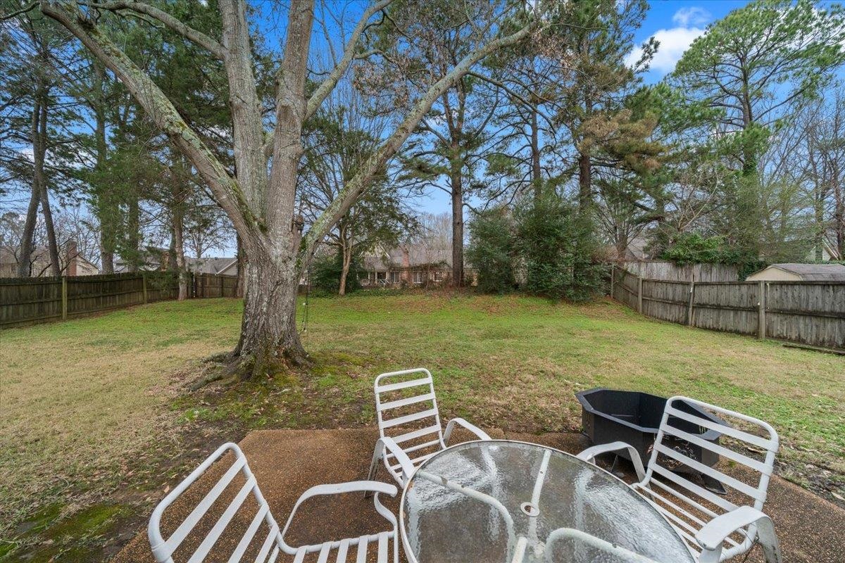 947 Hunters Retreat Drive Collierville, TN 38017 - Photo 2 of 24 a view of outdoor space yard and patio