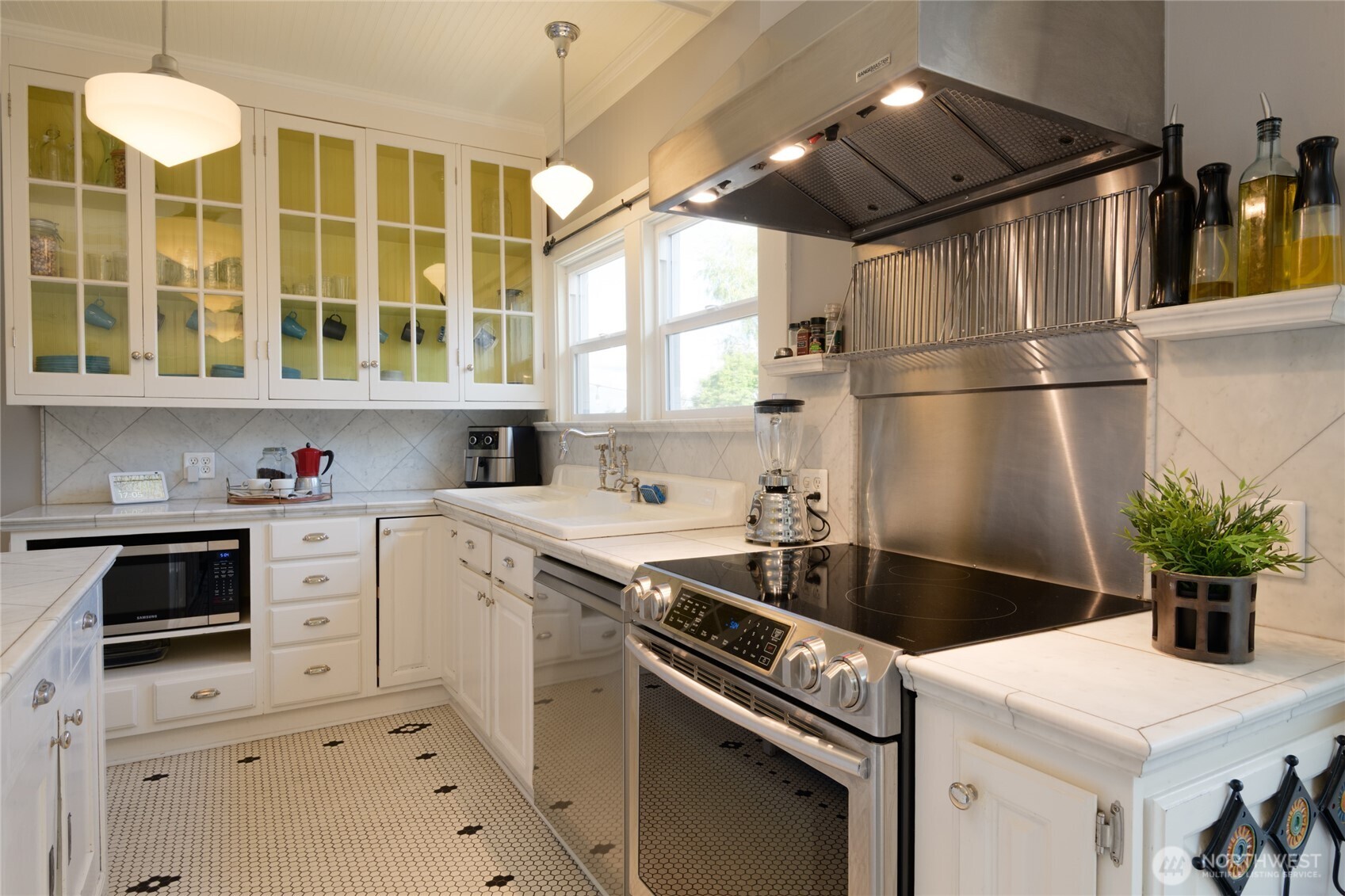 333 North 75th Street Seattle, WA 98103 - Photo 7 of 40