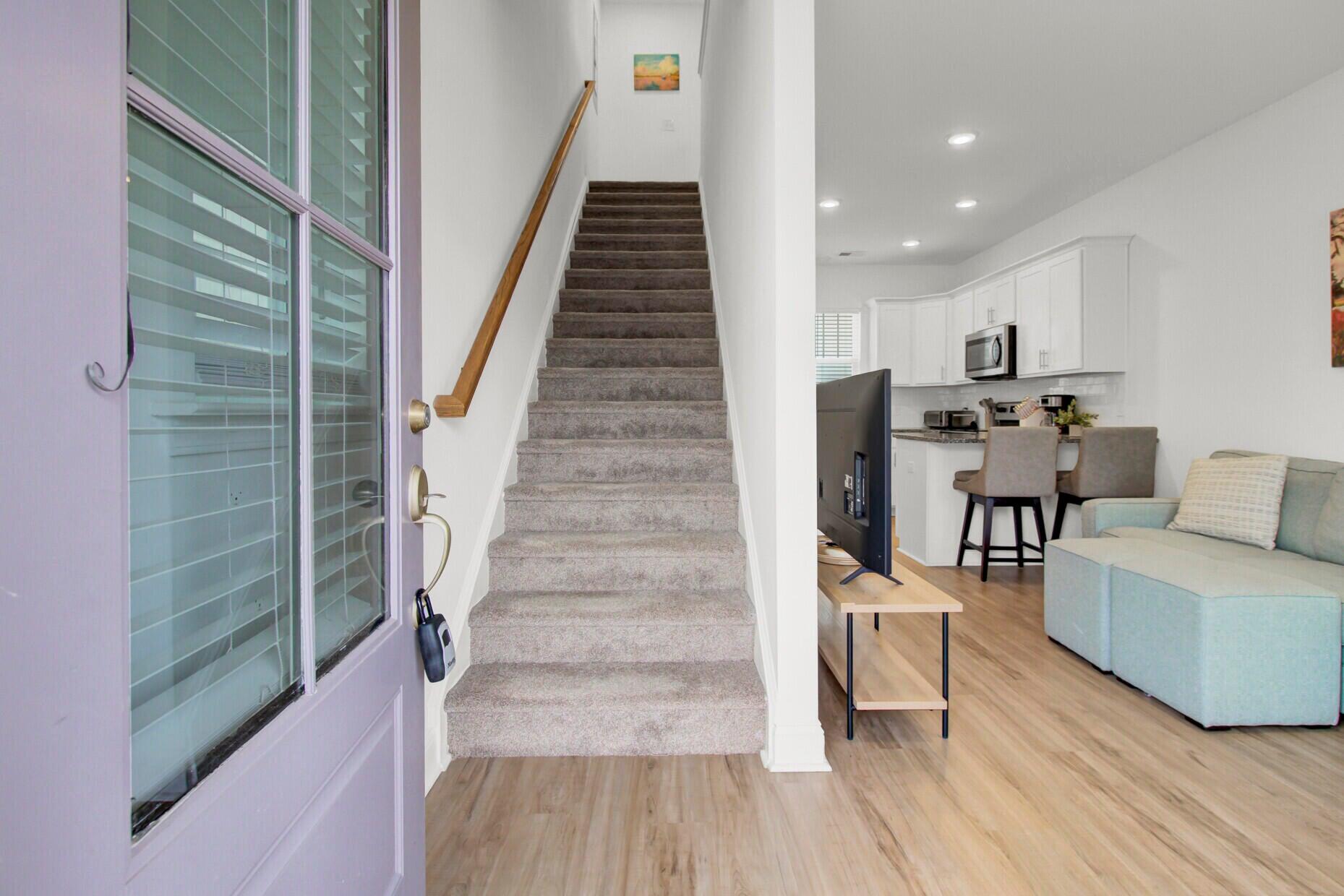 1531 Foster Creek Road Hanahan, SC 29410 - Photo 3 of 25 Entry