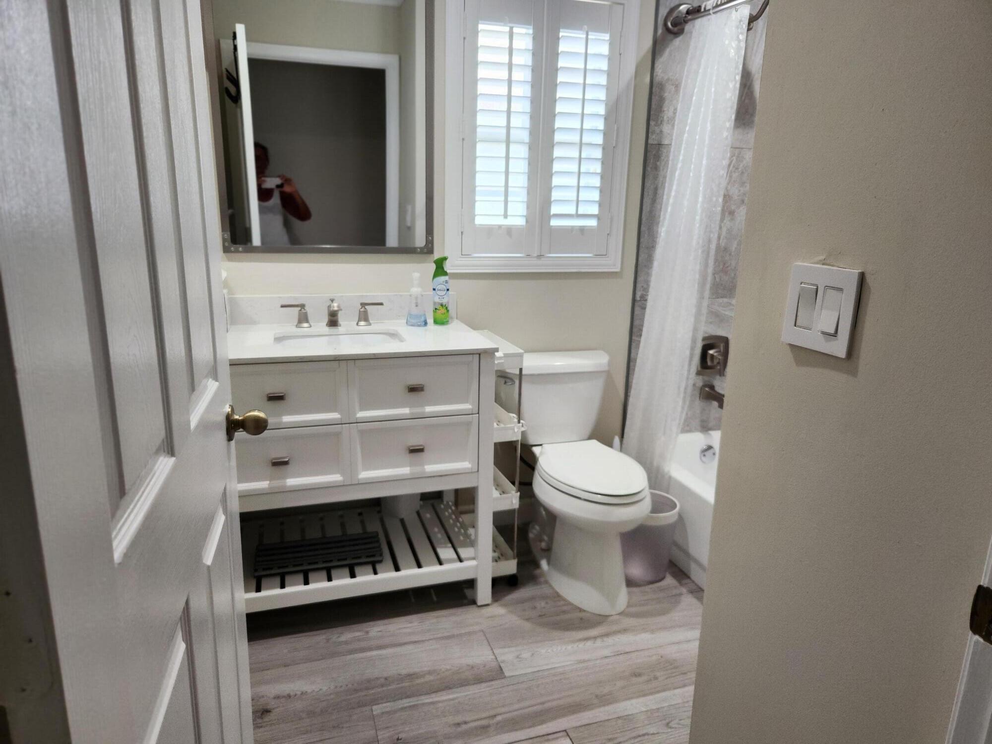 18412 Vía Di Regina Boca Raton, FL 33496 - Photo 5 of 20 20230714_165106
