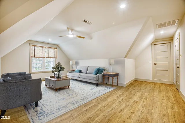 a view of yard with trees