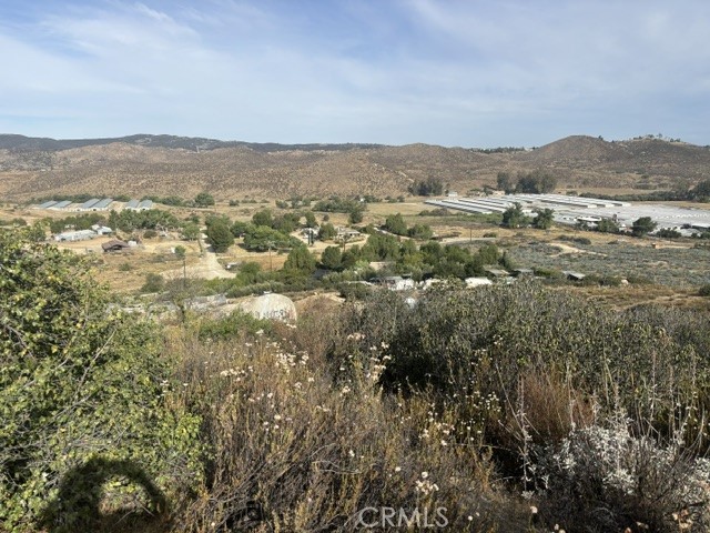 17 Ginter Road Hemet, CA 92544 - Photo 3 of 16
