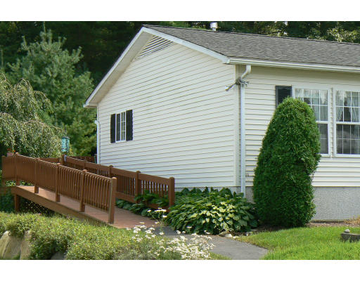 6 Ridgewood Circle Bridgewater, MA 02324 - Photo 3 of 20 Gallery Image 3