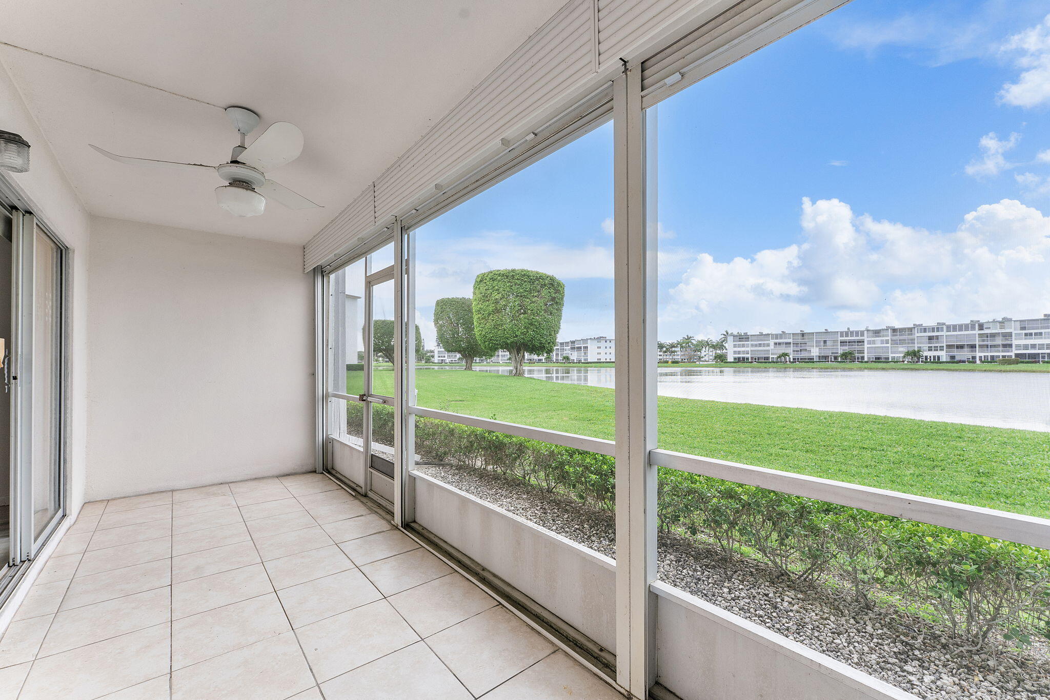 1071 Guildford East Boca Raton, FL 33434 - Photo 20 of 26 Exterior Rear