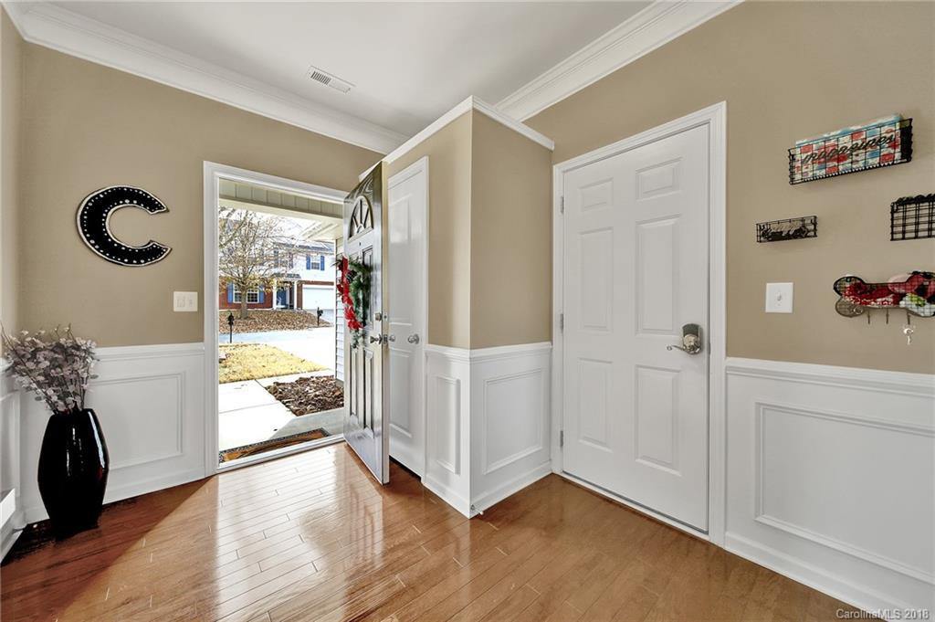 16127 Raptor Court Charlotte, NC 28278 - Photo 3 of 32