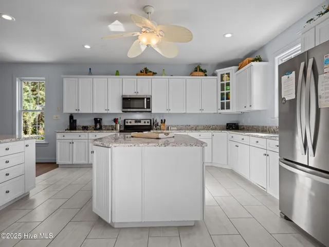 $1,400,000 | 9902 Colonel Hansen Court, Emerald Isle, NC 28594