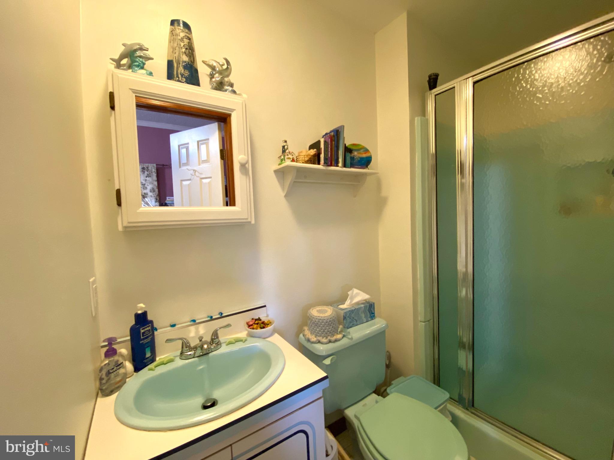 95 Richardson Road Robbinsville, NJ 08691 - Photo 14 of 30 First floor en-suite