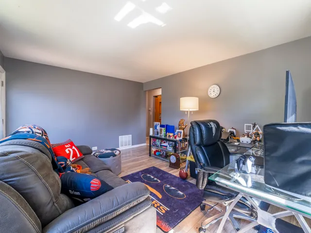 $205,000 | 17519 Community Street, Lansing, IL 60438