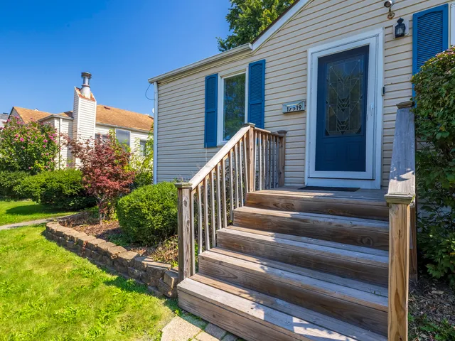 $205,000 | 17519 Community Street, Lansing, IL 60438