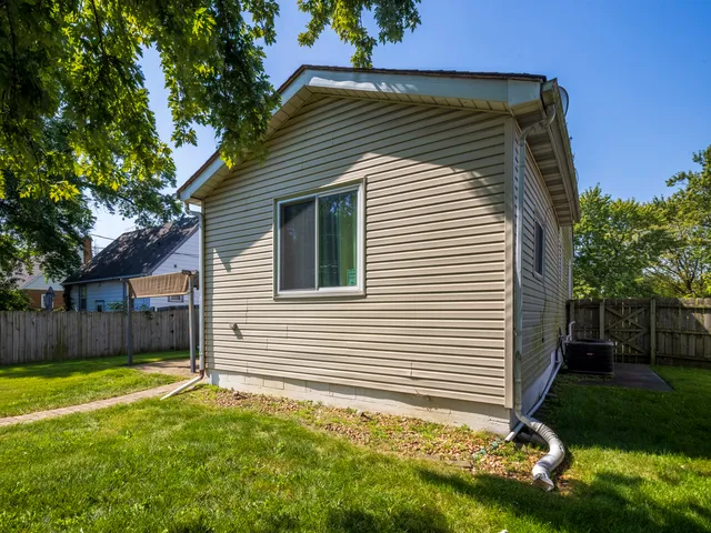 $205,000 | 17519 Community Street, Lansing, IL 60438