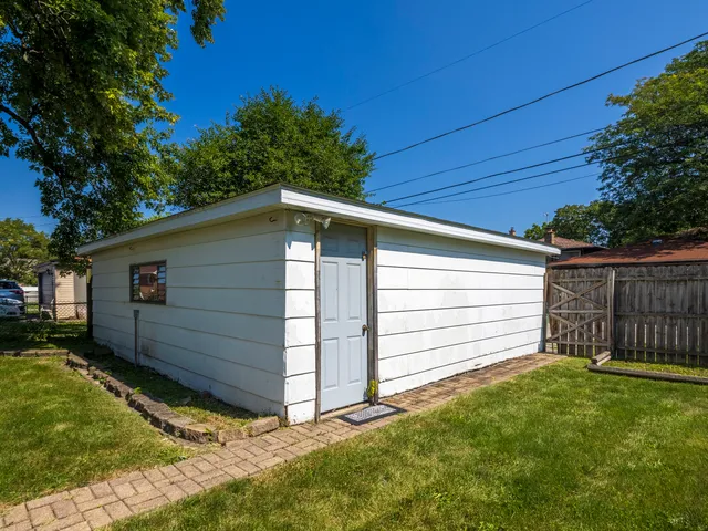 $205,000 | 17519 Community Street, Lansing, IL 60438