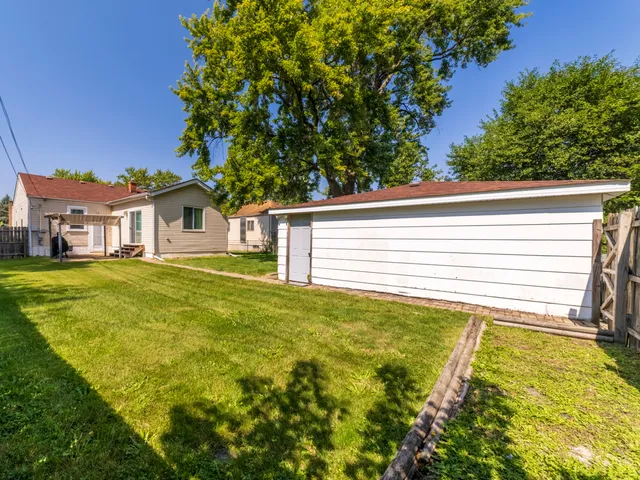 $205,000 | 17519 Community Street, Lansing, IL 60438