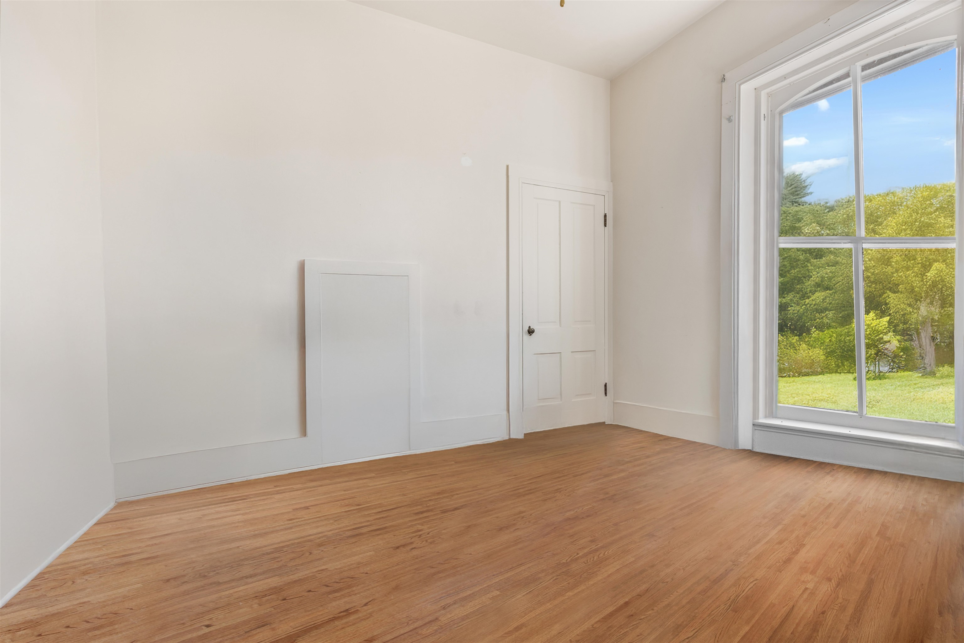 395 North Cedarville Road Freeport, IL 61032 - Photo 12 of 47 a view of an empty room with a window
