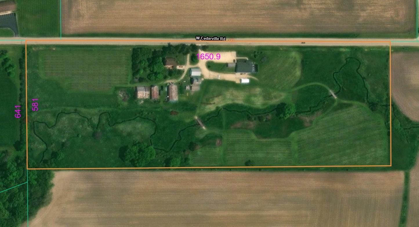 395 North Cedarville Road Freeport, IL 61032 - Photo 47 of 47 a view of a garden from a balcony