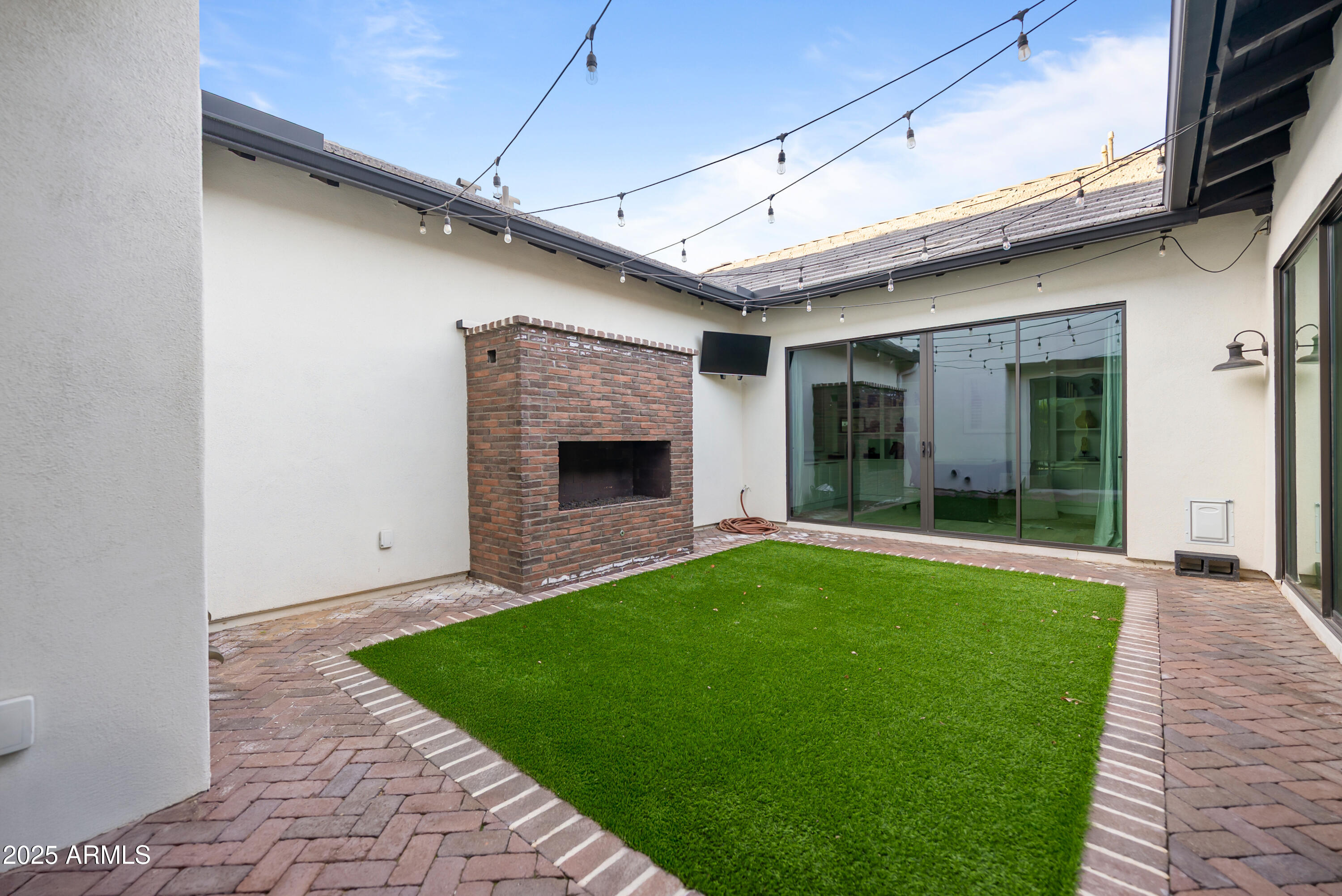 2753 East Hummingbird Way Gilbert, AZ 85297 - Photo 14 of 44 a view of an entrance of the house