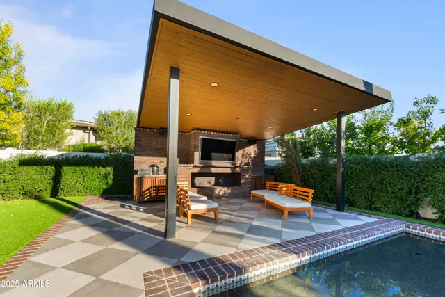 $2,699,000 | 2753 East Hummingbird Way, Gilbert, AZ 85297