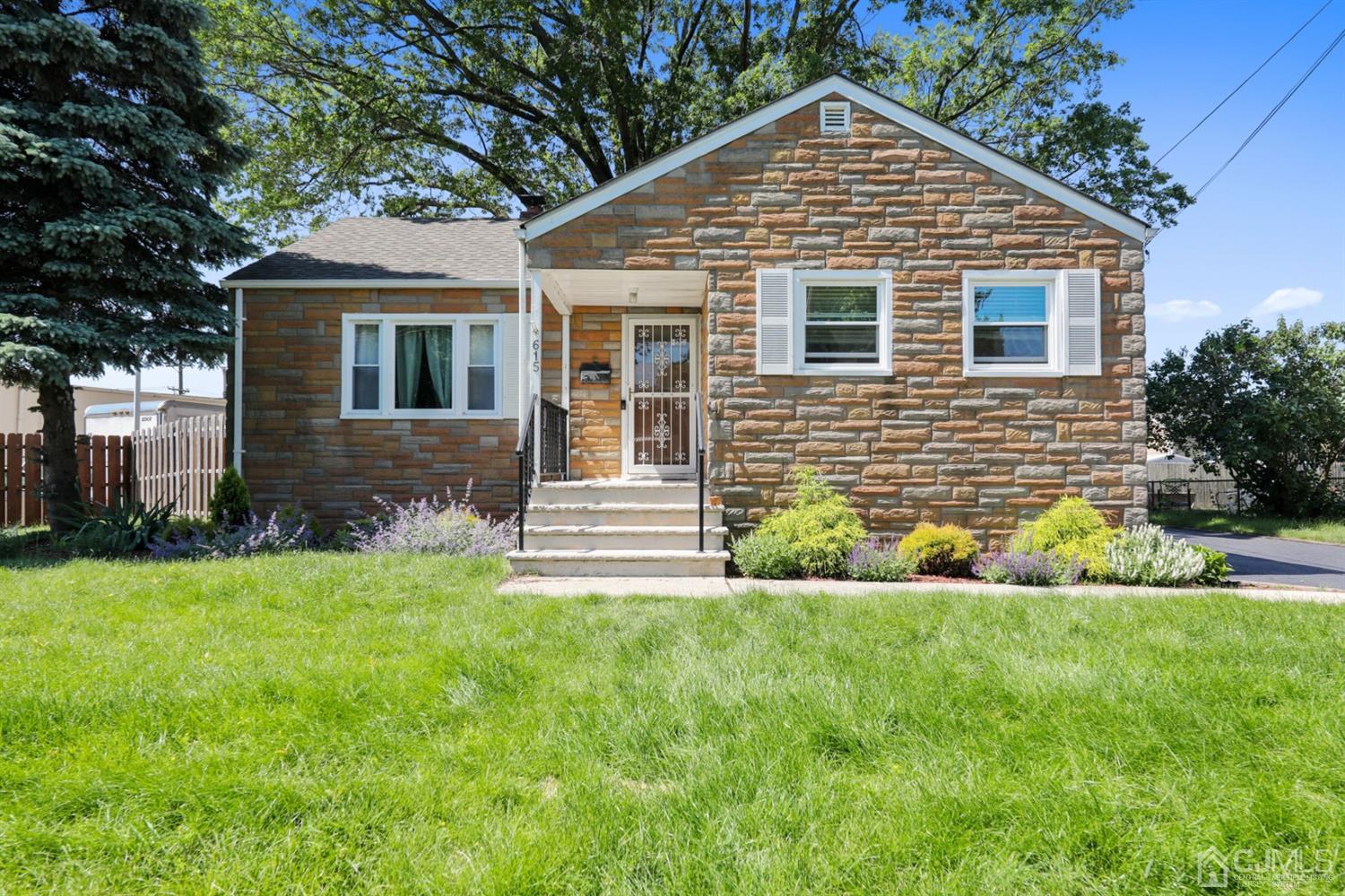615 Decatur Avenue Middlesex, NJ 08846 - Photo 1 of 15 Gallery Image 1