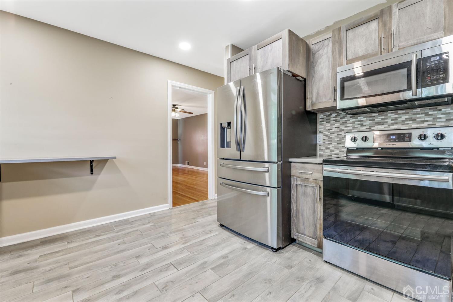 615 Decatur Avenue Middlesex, NJ 08846 - Photo 6 of 15 Gallery Image 6