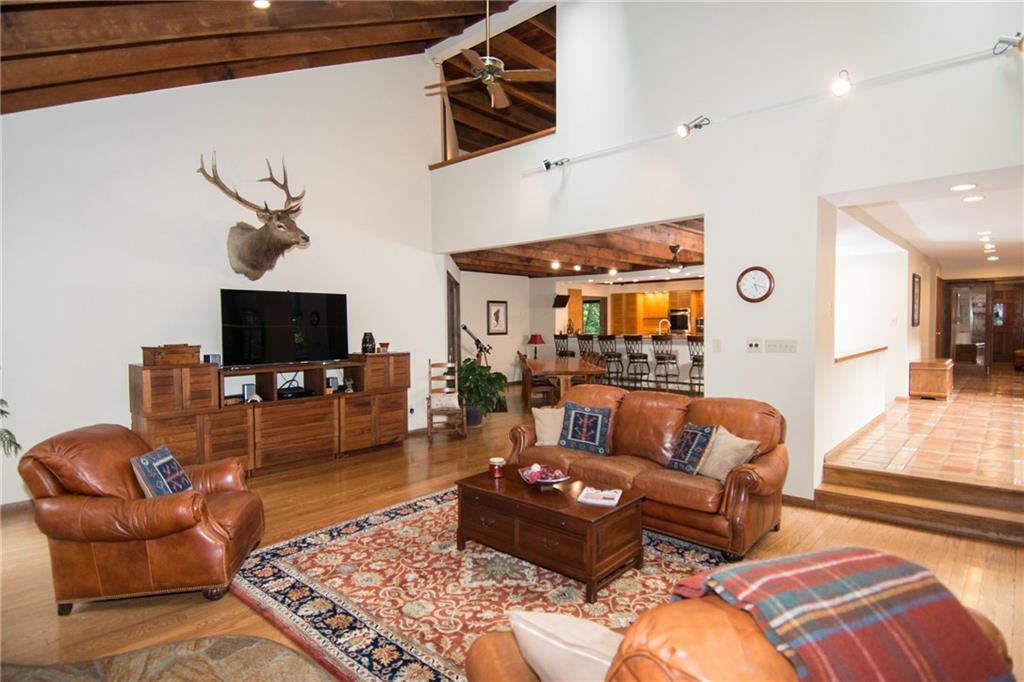 500 McCombs Road Venetia, PA 15367 - Photo 4 of 25