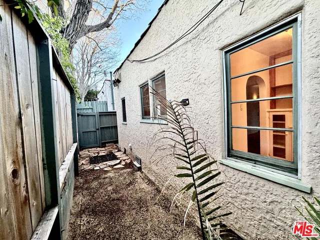 $2,800 | 2606 7th Street, Santa Monica, CA 90405