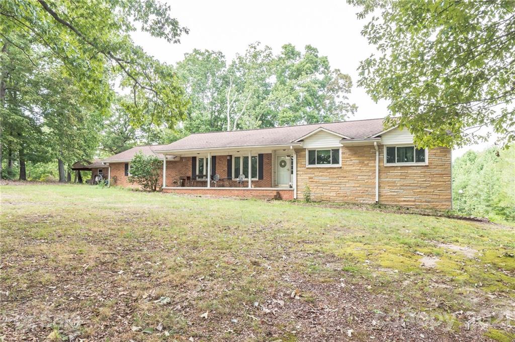 1829 Woolie Road Lincolnton, NC 28092 - Photo 4 of 39 Gallery Image 4