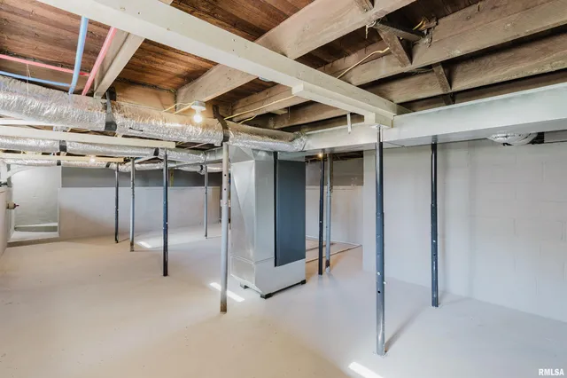 $170,000 | 1012 North Logan Street, Marion, IL 62959