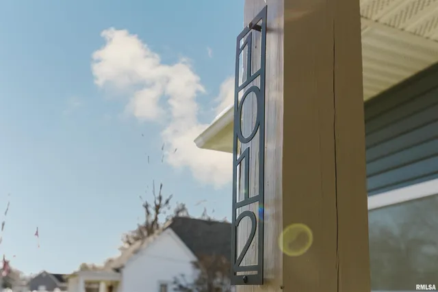 $170,000 | 1012 North Logan Street, Marion, IL 62959