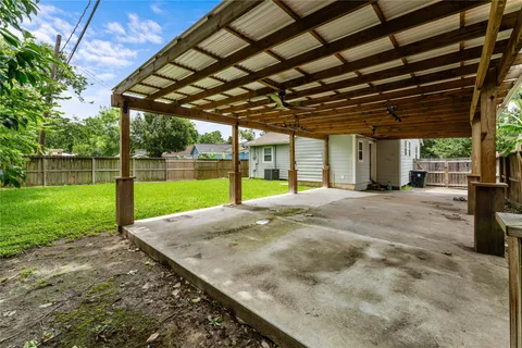 $240,000 | 7819 Fir Street, Houston, TX 77012