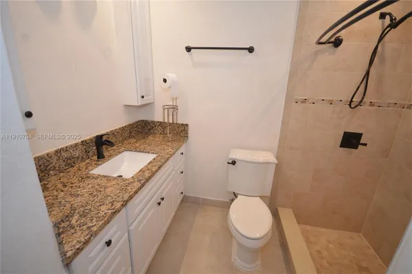 $3,600 | 2119 Nova Village Drive, Davie, FL 33317