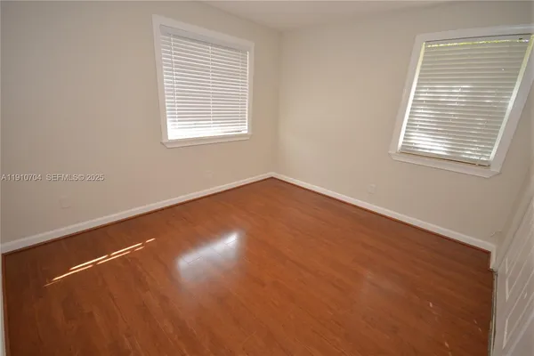 $3,600 | 2119 Nova Village Drive, Davie, FL 33317