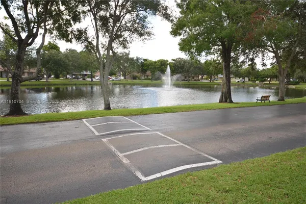 $3,600 | 2119 Nova Village Drive, Davie, FL 33317