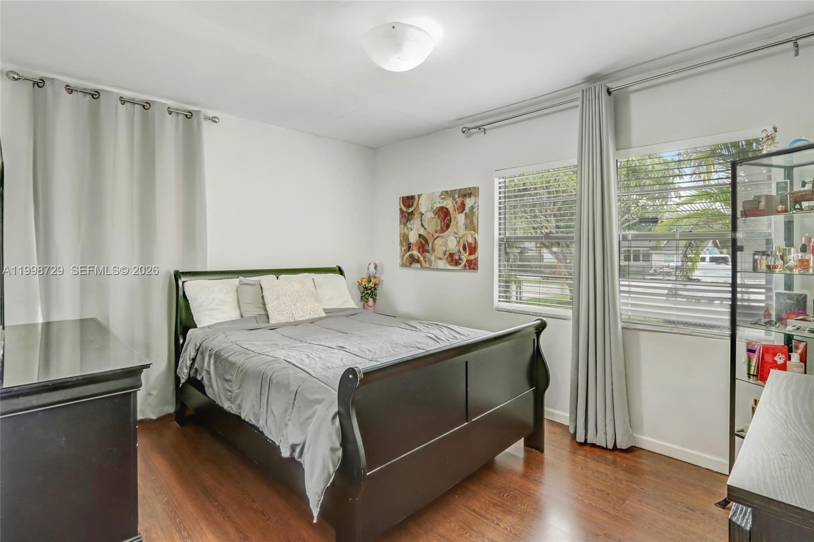 6871 Southwest 37th Street Miami, FL 33155 - Photo 15 of 20