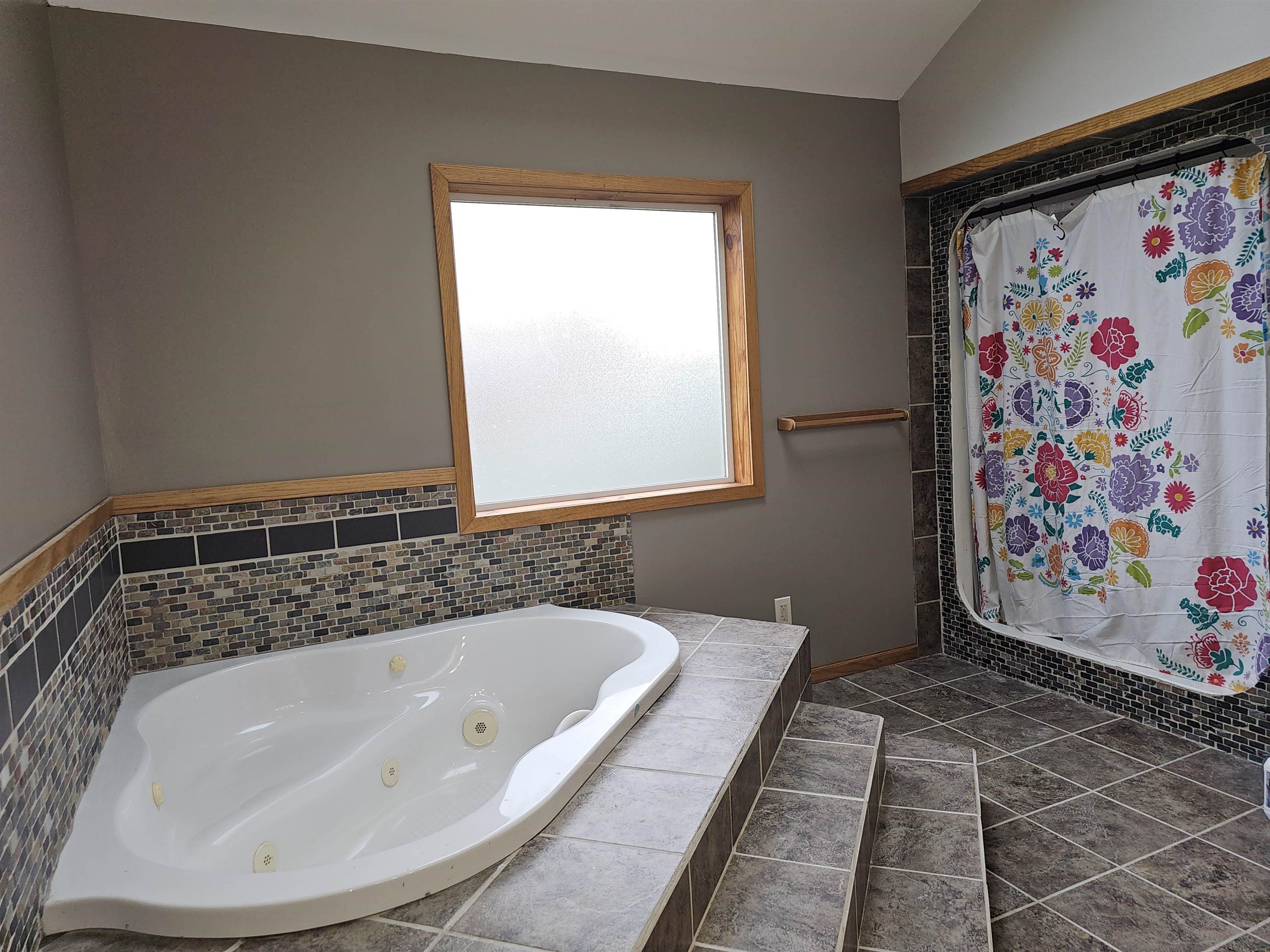 6877 South Durand Road Durand, MI 48429 - Photo 13 of 23