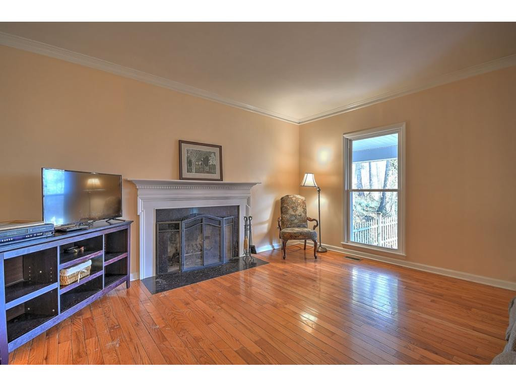 4527 Mitchell Road Kingsport, TN 37664 - Photo 4 of 34 Photo 4