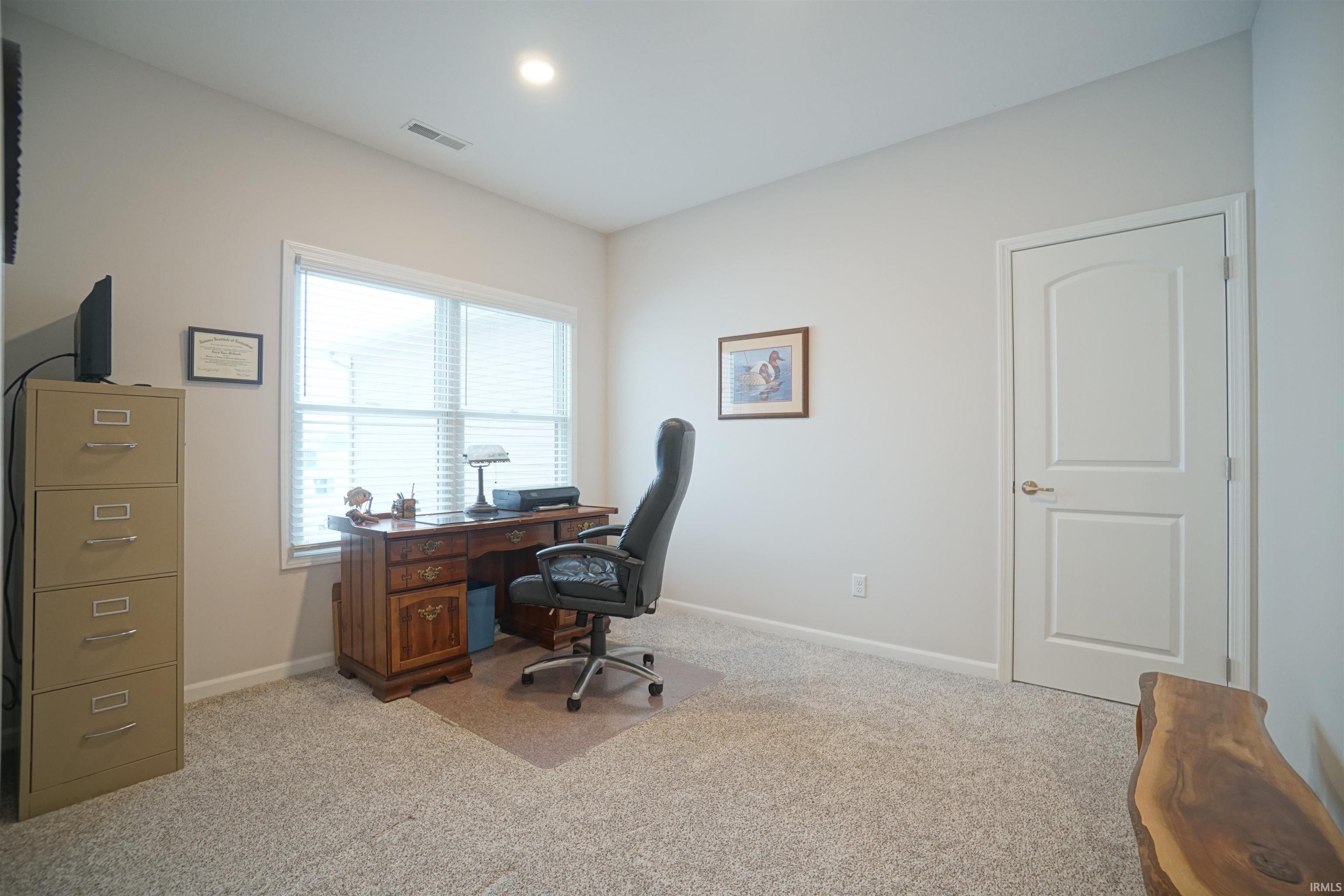 3990 Kings Pass Warsaw, IN 46582 - Photo 3 of 28