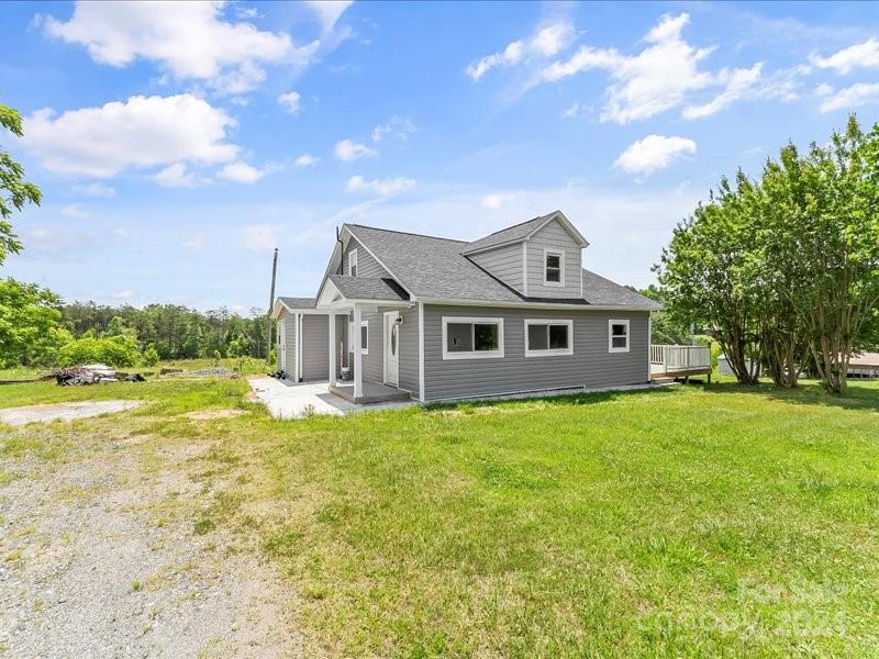 4080 Piney Road Morganton, NC 28655 - Photo 1 of 23 a front view of a house with garden