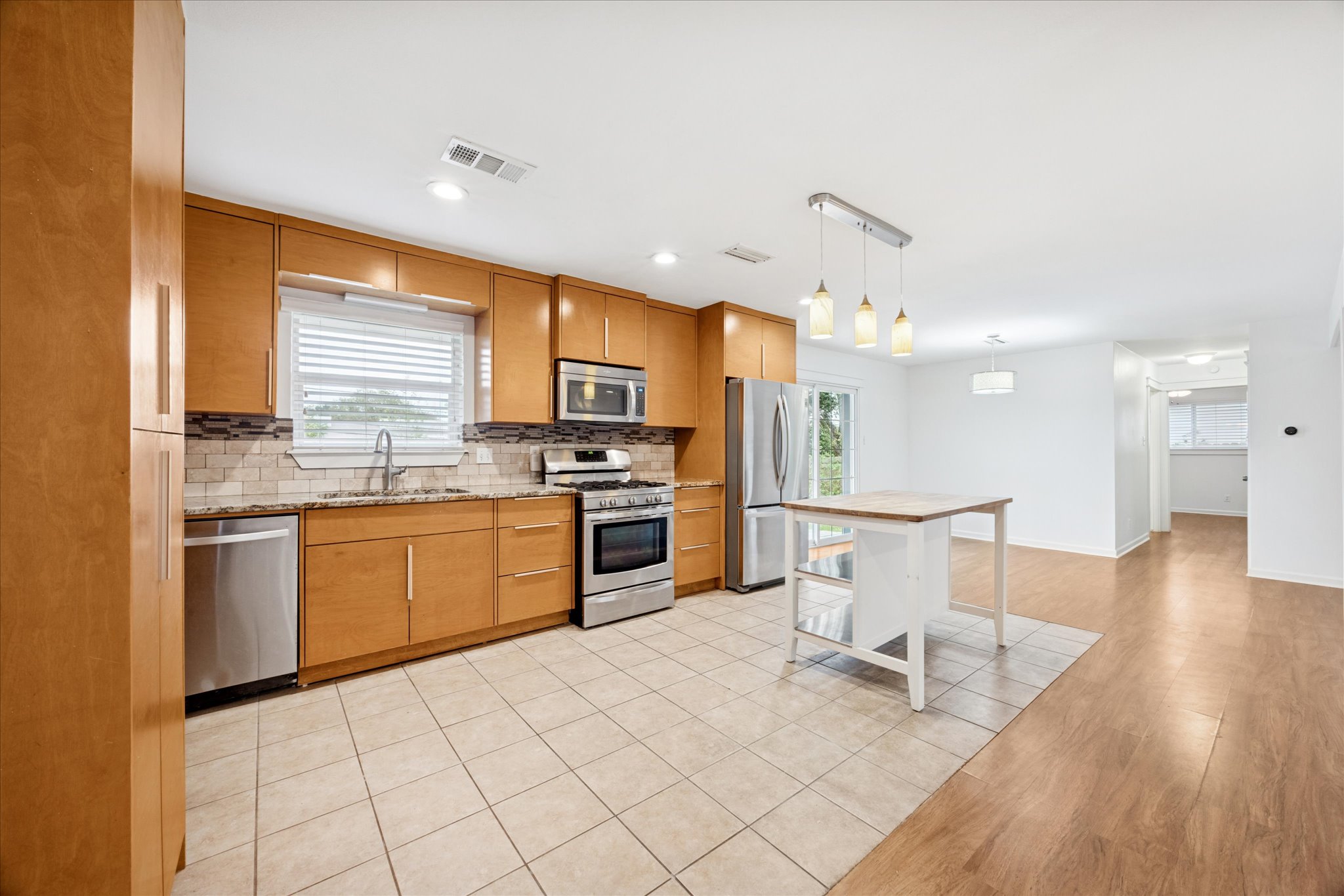 2116 Vanderbilt Lane Austin, TX 78723 - Photo 7 of 22