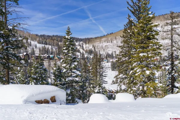 a view of a outdoor space