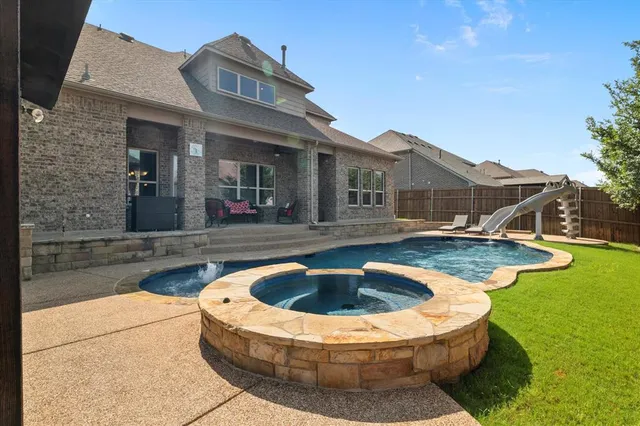 $935,000 | 2804 Trophy Club Drive, Trophy Club, TX 76262