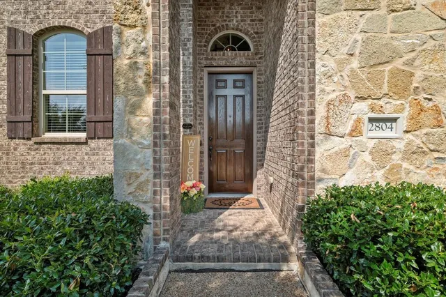 $935,000 | 2804 Trophy Club Drive, Trophy Club, TX 76262