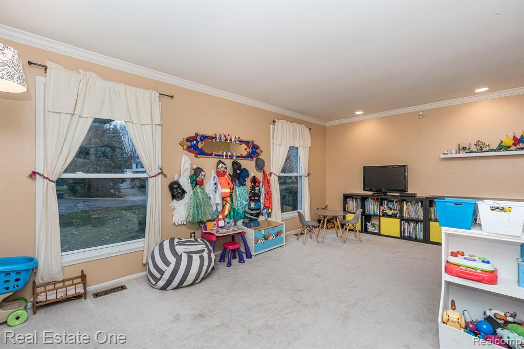 258 Belle Vernon Court Rochester, MI 48309 - Photo 11 of 41