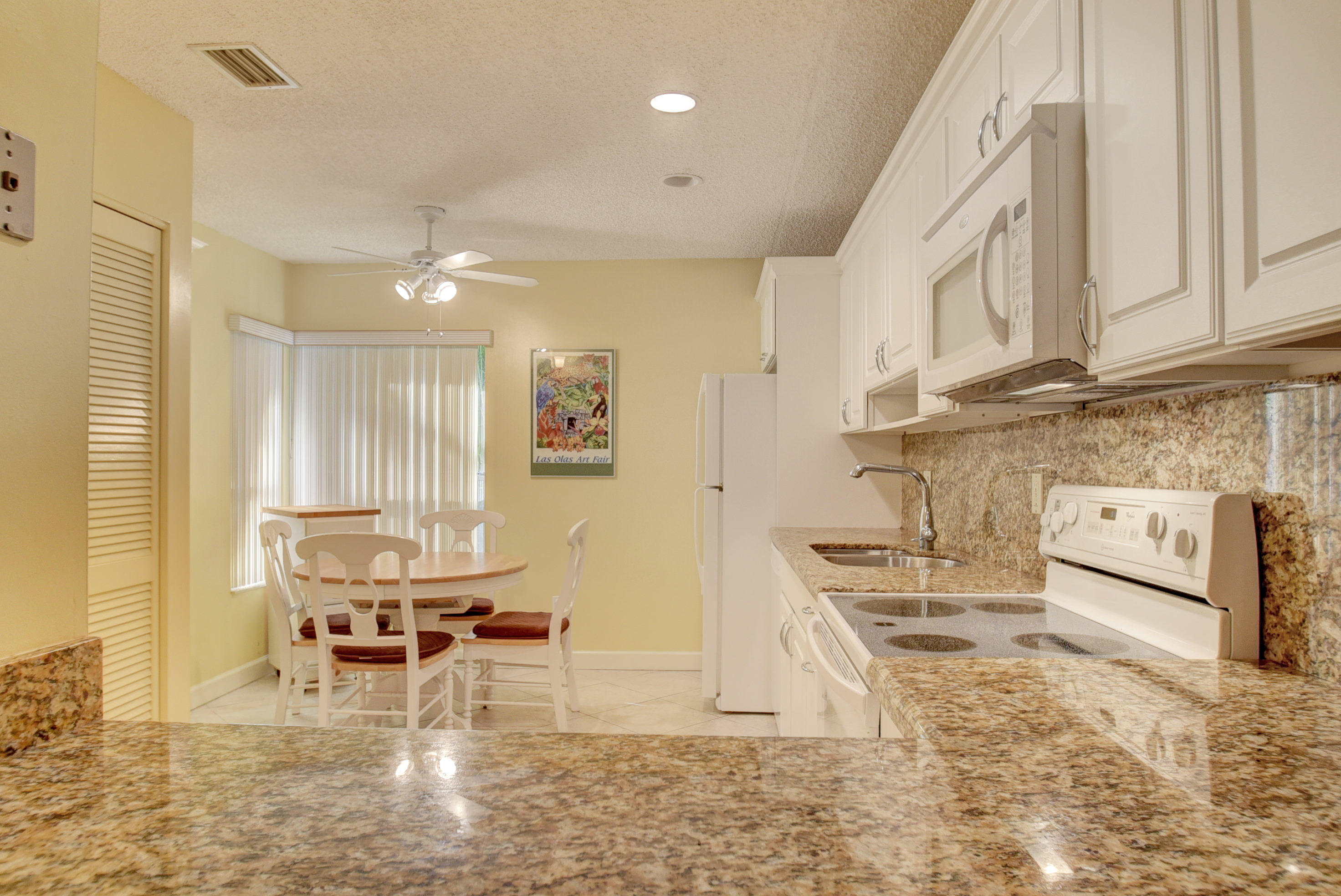 9246 Sable Ridge Circle, Unit A Boca Raton, FL 33428 - Photo 6 of 15 Kitchen