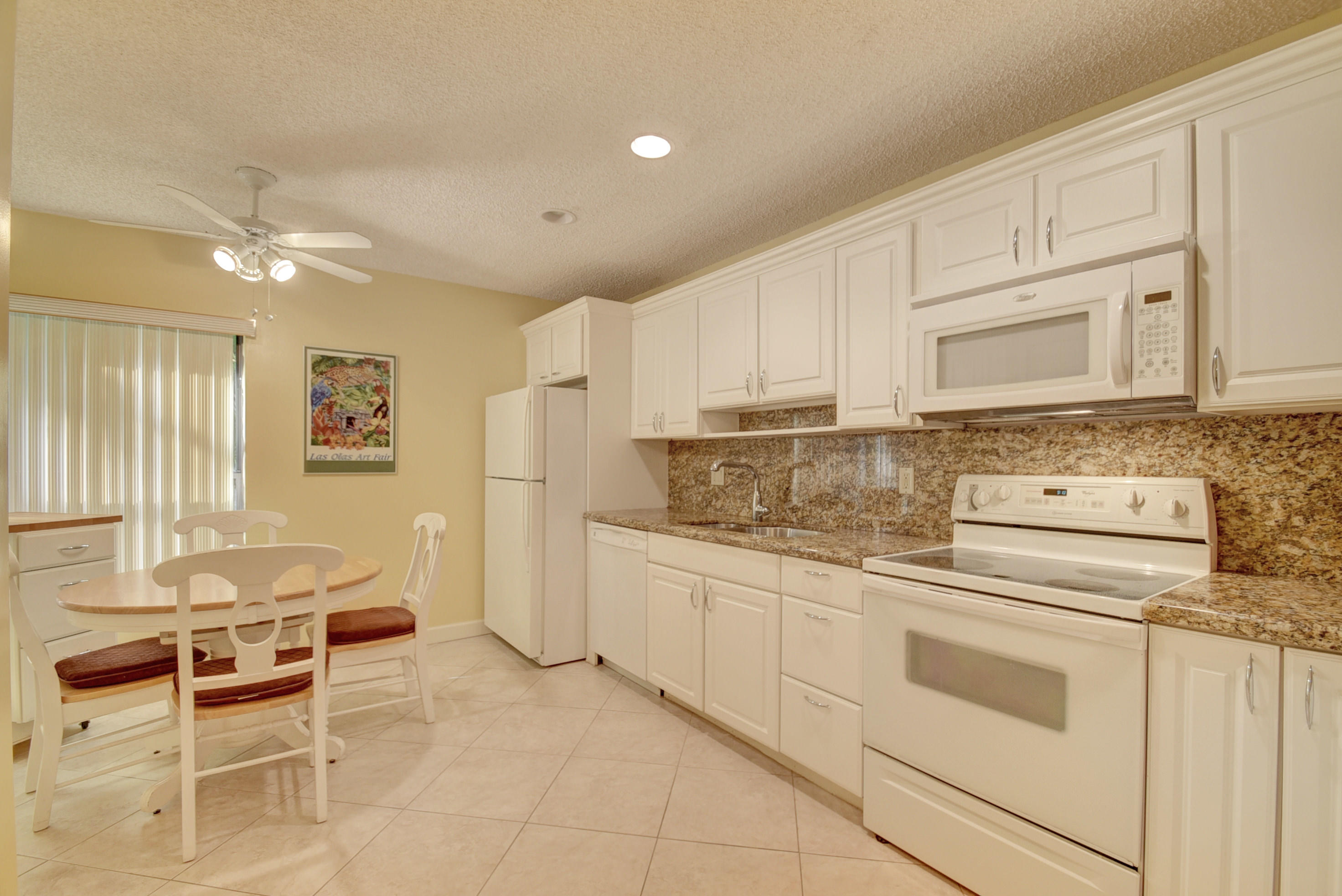 9246 Sable Ridge Circle, Unit A Boca Raton, FL 33428 - Photo 7 of 15 Kitchen