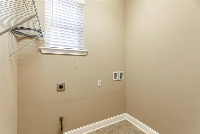 $2,100 | 801 Coffee Street, Mandeville, LA 70448