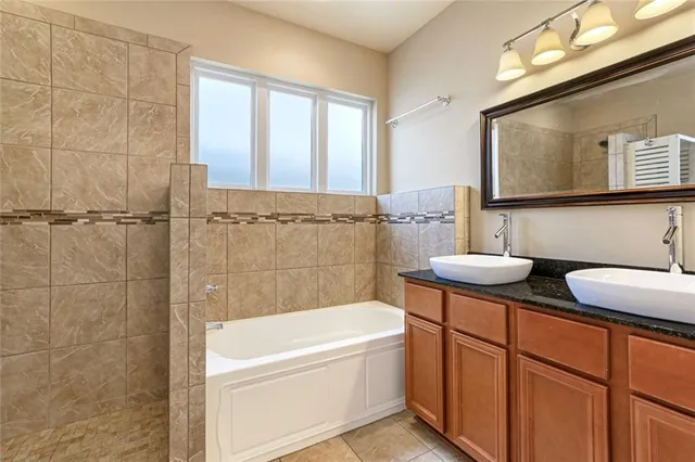 $2,100 | 801 Coffee Street, Mandeville, LA 70448