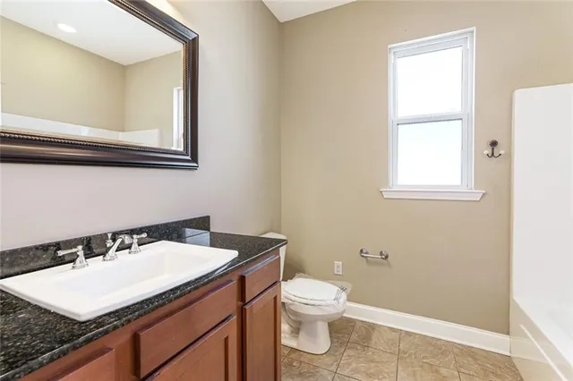 $2,100 | 801 Coffee Street, Mandeville, LA 70448