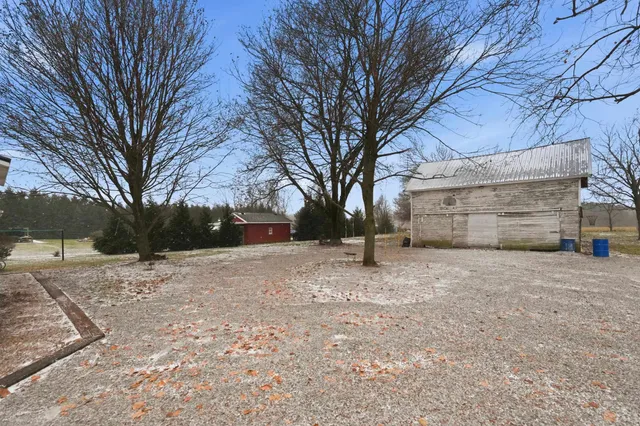 $265,000 | 5300 Highway 3, Howe, IN 46746