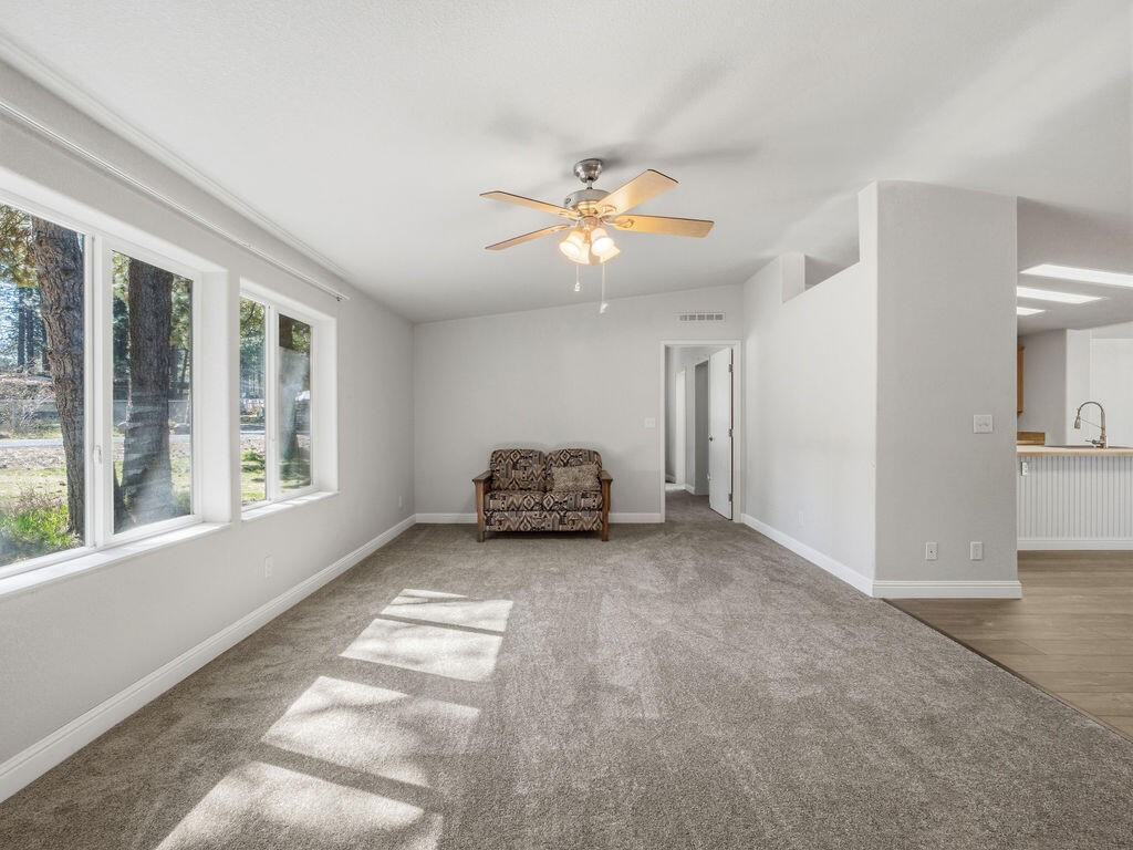 15531 Green Wing Loop Keno, OR 97627 - Photo 10 of 27 P3190003