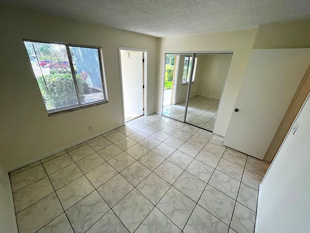 $1,800 | 2828 Tennis Club Drive, Unit 207, West Palm Beach, FL 33417