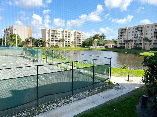 $1,800 | 2828 Tennis Club Drive, Unit 207, West Palm Beach, FL 33417